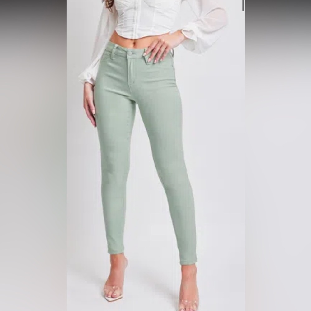 YMI Skinny Jeans in Light Sage Green